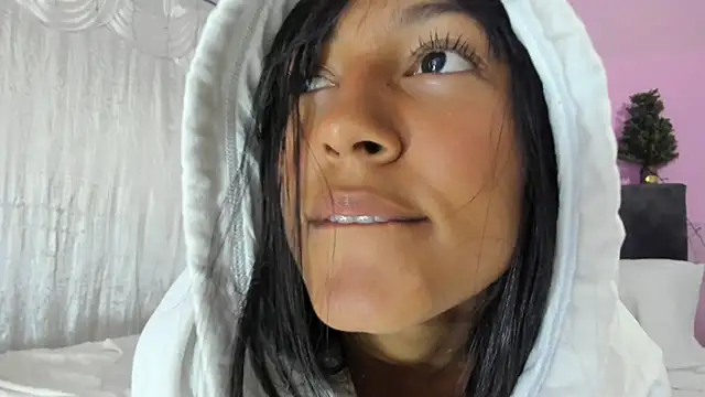 Snapshot of kitty_myers chatting on December 2024 02:30:02 AM kitty myers online show from December 2024 02:30:02 AM