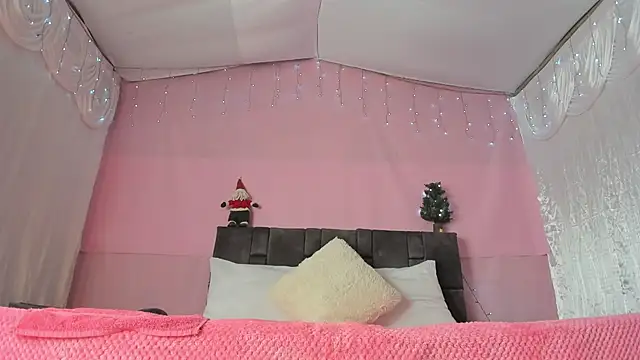 Snapshot of kitty_myers chatting on December 2024 01:11:02 PM kitty myers online show from December 2024 01:11:02 PM