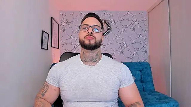 Snapshot of max_dic1 chatting on March 2026 01:11:01 PM max dic1 online show from March 2026 01:11:01 PM