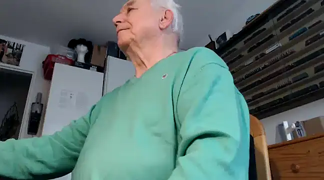 Snapshot of utilisasinus chatting on January 2025 12:29:01 PM utilisasinus online show from January 2025 12:29:01 PM