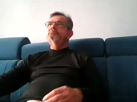 axecoman60 online show from February 2025 08:50:01 AM