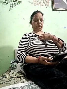 Kavya kapoor online show from February 2025 05:26:01 PM