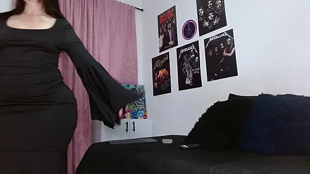 scarlett  morgan online show from October 2025 01:34:02 PM