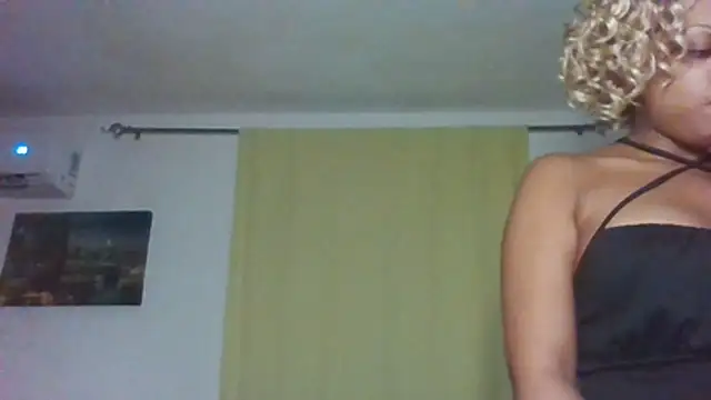 Snapshot of thekelliecapri chatting on July 2026 06:31:01 AM thekelliecapri online show from July 2026 06:31:01 AM