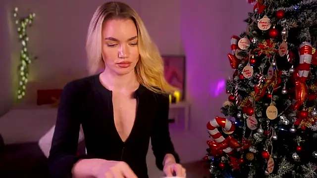 Heidi11 online show from December 2024 09:54:02 PM