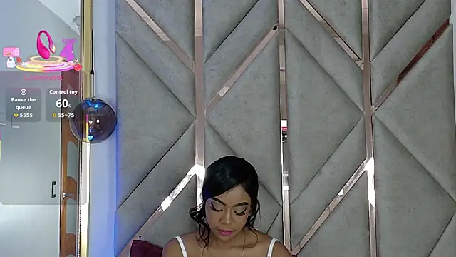 Lola King online show from November 2025 11:48:01 PM