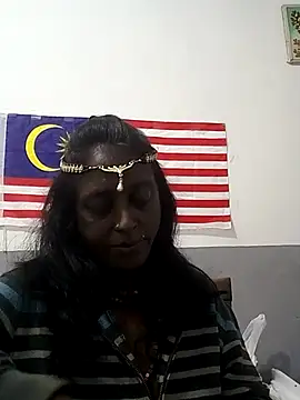 Snapshot of mamakarma1403 chatting on November 2025 01:15:01 AM mamakarma1403 online show from November 2025 01:15:01 AM