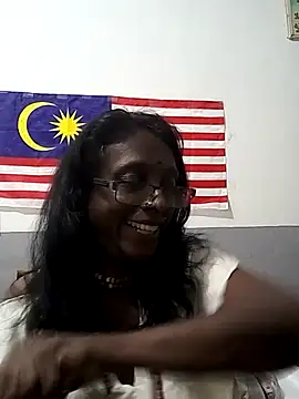 Snapshot of mamakarma1403 chatting on November 2025 04:05:01 PM mamakarma1403 online show from November 2025 04:05:01 PM