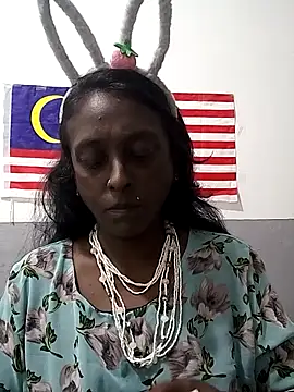 Snapshot of mamakarma1403 chatting on November 2025 02:21:01 PM mamakarma1403 online show from November 2025 02:21:01 PM