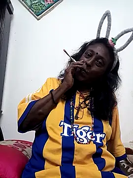 Snapshot of mamakarma1403 chatting on November 2025 01:39:01 AM mamakarma1403 online show from November 2025 01:39:01 AM