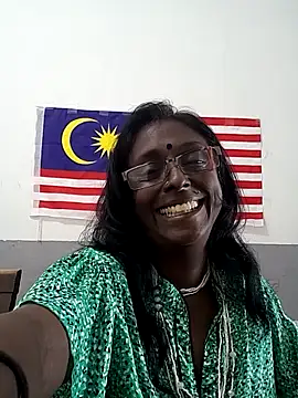 Snapshot of mamakarma1403 chatting on November 2025 03:42:02 AM mamakarma1403 online show from November 2025 03:42:02 AM