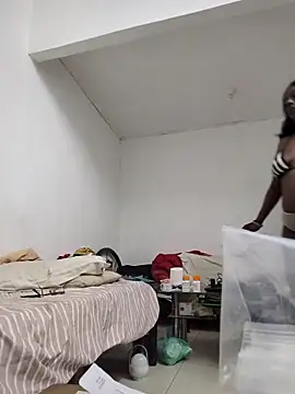 mamakarma1403 online show from February 2026 11:56:01 PM