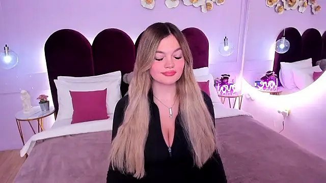 ZaraBloom online show from February 2026 05:02:02 PM