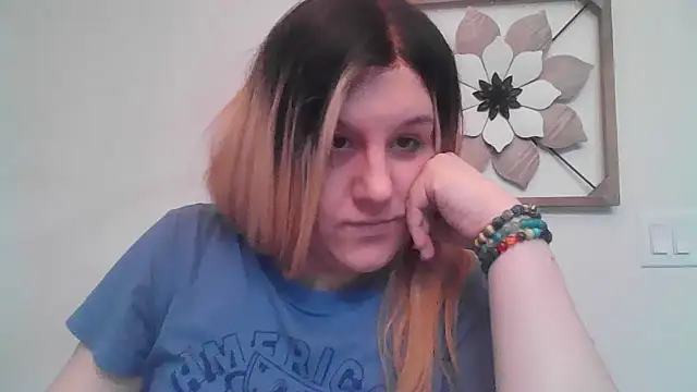 Snapshot of PuckBunny17 chatting on February 2025 08:54:02 PM PuckBunny17 online show from February 2025 08:54:02 PM