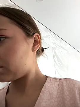 AliceBrayan online show from September 2025 05:12:01 AM