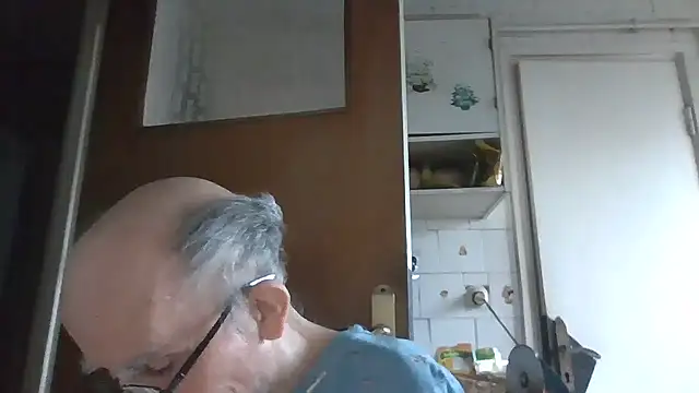 mariusica1xh online show from March 2026 04:02:02 PM