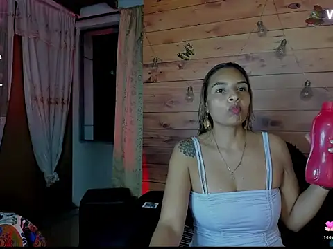 mykaelahoney online show from November 2025 01:05:01 AM