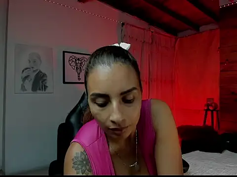 mykaelahoney online show from December 2025 05:48:01 AM