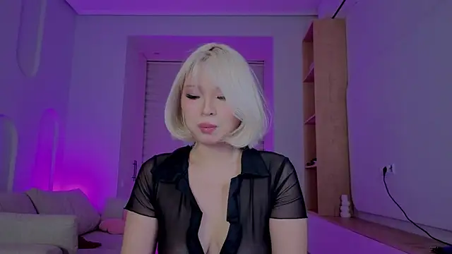 RileyMee online show from October 2025 01:35:02 PM