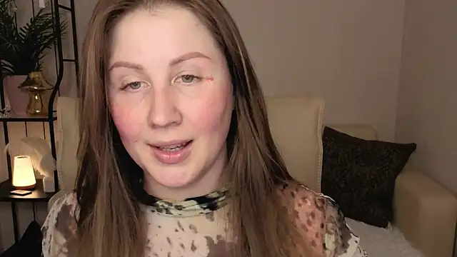 Snapshot of Helens_love chatting on May 2026 08:55:02 AM Helens love online show from May 2026 08:55:02 AM