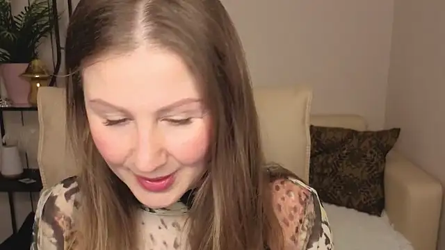 Snapshot of Helens_love chatting on May 2026 02:18:01 AM Helens love online show from May 2026 02:18:01 AM