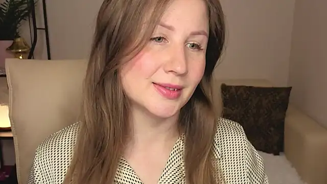 Snapshot of Helens_love chatting on May 2026 01:10:02 AM Helens love online show from May 2026 01:10:02 AM