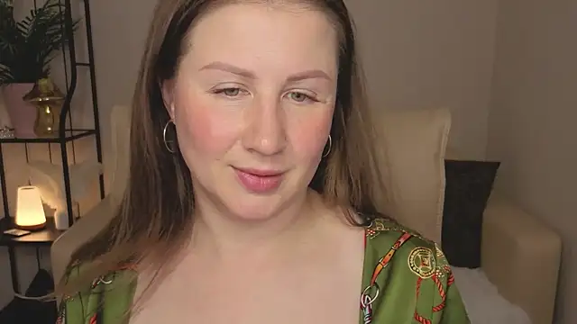 Snapshot of Helens_love chatting on June 2026 02:47:01 AM Helens love online show from June 2026 02:47:01 AM