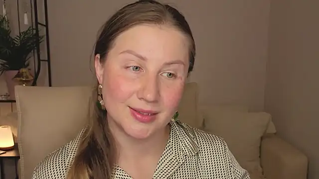 Snapshot of Helens_love chatting on July 2026 02:22:02 AM Helens love online show from July 2026 02:22:02 AM