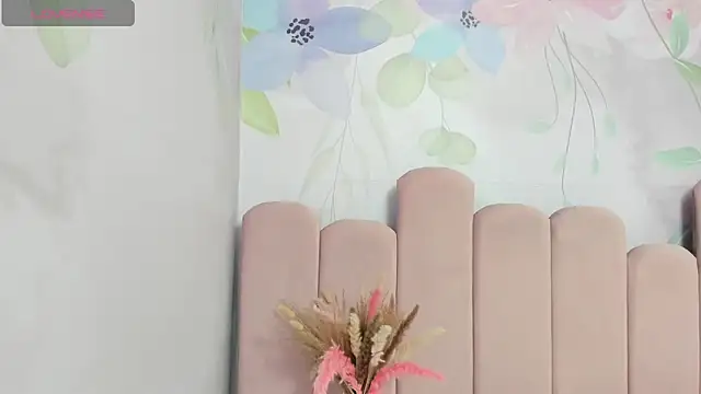 Snapshot of Annie_Cute18_ chatting on March 2025 04:06:02 AM Annie Cute18 online show from March 2025 04:06:02 AM