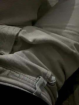 YawlingJingoist online show from November 2025 05:44:01 PM