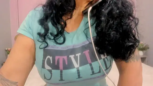 Snapshot of valeriasexxx chatting on February 2025 07:43:02 PM valeriasexxx online show from February 2025 07:43:02 PM