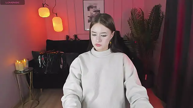 Snapshot of Lily_Moonlight chatting on December 2024 02:05:01 PM Lily Moonlight online show from December 2024 02:05:01 PM