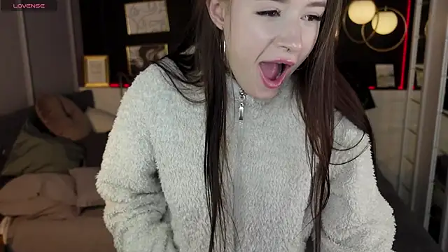 Snapshot of Lily_Moonlight chatting on December 2024 02:23:02 PM Lily Moonlight online show from December 2024 02:23:02 PM