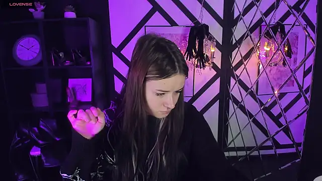 Snapshot of Lily_Moonlight chatting on January 2025 07:54:01 AM Lily Moonlight online show from January 2025 07:54:01 AM