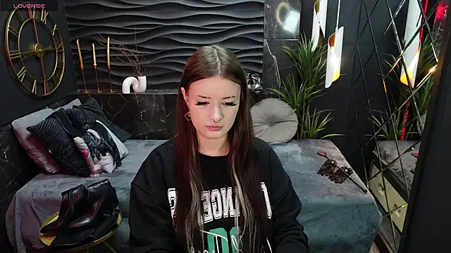 Snapshot of Lily_Moonlight chatting on March 2025 07:25:02 AM Lily Moonlight online show from March 2025 07:25:02 AM