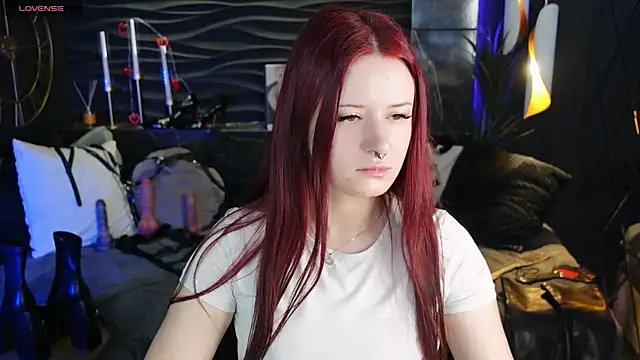 Lily Moonlight online show from April 2026 07:47:01 AM