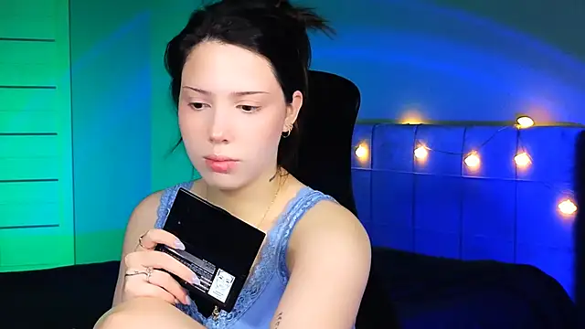 Stacy Gonzales  online show from February 2025 06:18:02 AM