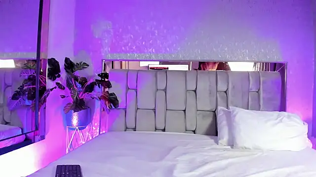 Snapshot of RoseTaylor__ chatting on July 2026 12:23:02 AM RoseTaylor online show from July 2026 12:23:02 AM