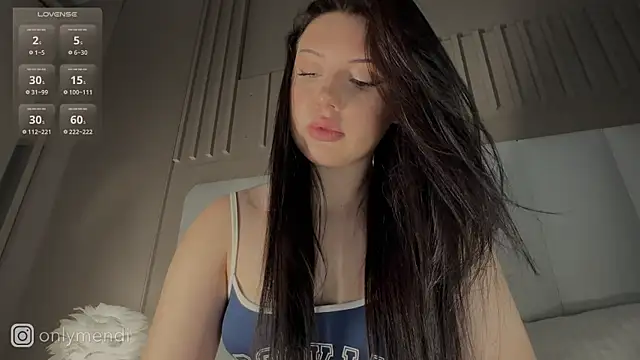 Snapshot of MENNDI chatting on September 2025 06:03:01 AM MENNDI online show from September 2025 06:03:01 AM