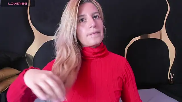 Snapshot of GiaRoussel chatting on February 2026 04:24:02 PM GiaRoussel online show from February 2026 04:24:02 PM