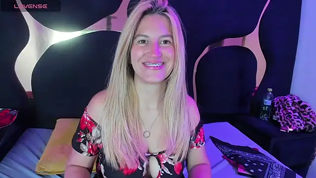 Snapshot of GiaRoussel chatting on February 2026 04:21:02 PM GiaRoussel online show from February 2026 04:21:02 PM