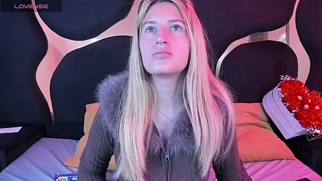 Snapshot of GiaRoussel chatting on February 2026 03:42:01 PM GiaRoussel online show from February 2026 03:42:01 PM