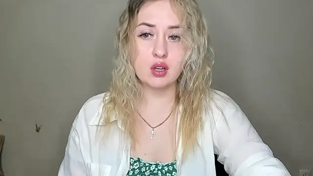 KennaJamess8 online show from February 2025 07:55:01 PM