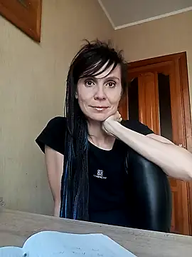 Snapshot of Francenia_lolis chatting on October 2025 08:36:01 AM Francenia lolis online show from October 2025 08:36:01 AM