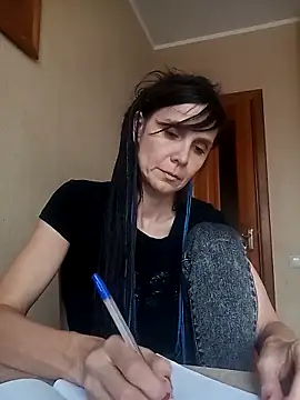 Snapshot of Francenia_lolis chatting on October 2025 07:43:01 AM Francenia lolis online show from October 2025 07:43:01 AM