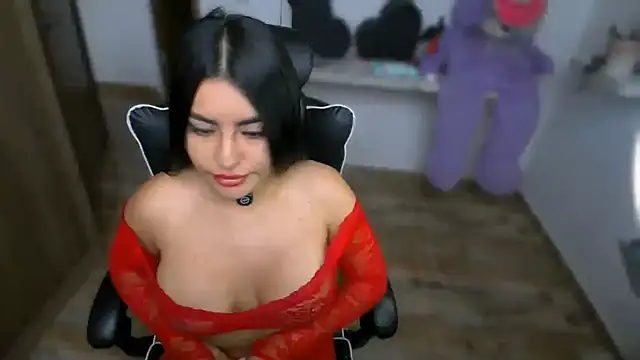 Snapshot of Layla_Nicols chatting on June 2026 12:18:02 PM Layla Nicols online show from June 2026 12:18:02 PM