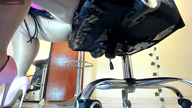 aitana-purple online show from March 2026 10:17:03 PM