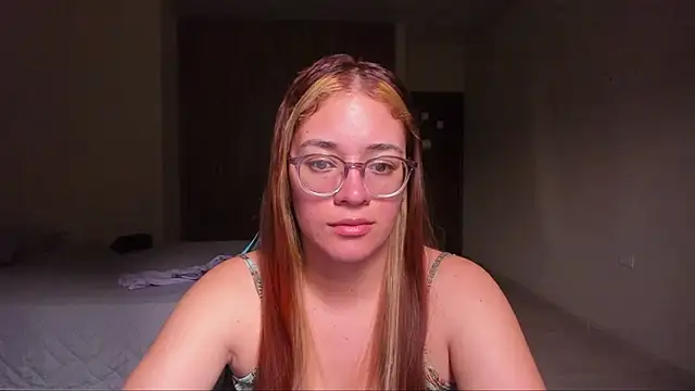 Snapshot of atenas_05_ chatting on February 2025 07:03:02 PM atenas 05 online show from February 2025 07:03:02 PM