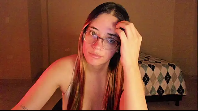 Snapshot of atenas_05_ chatting on September 2025 09:23:02 AM atenas 05 online show from September 2025 09:23:02 AM