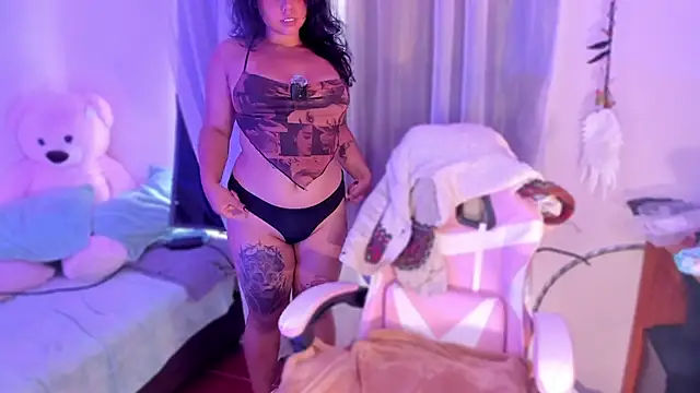 Snapshot of kiki_cavilll chatting on June 2026 03:22:01 PM kiki cavilll online show from June 2026 03:22:01 PM